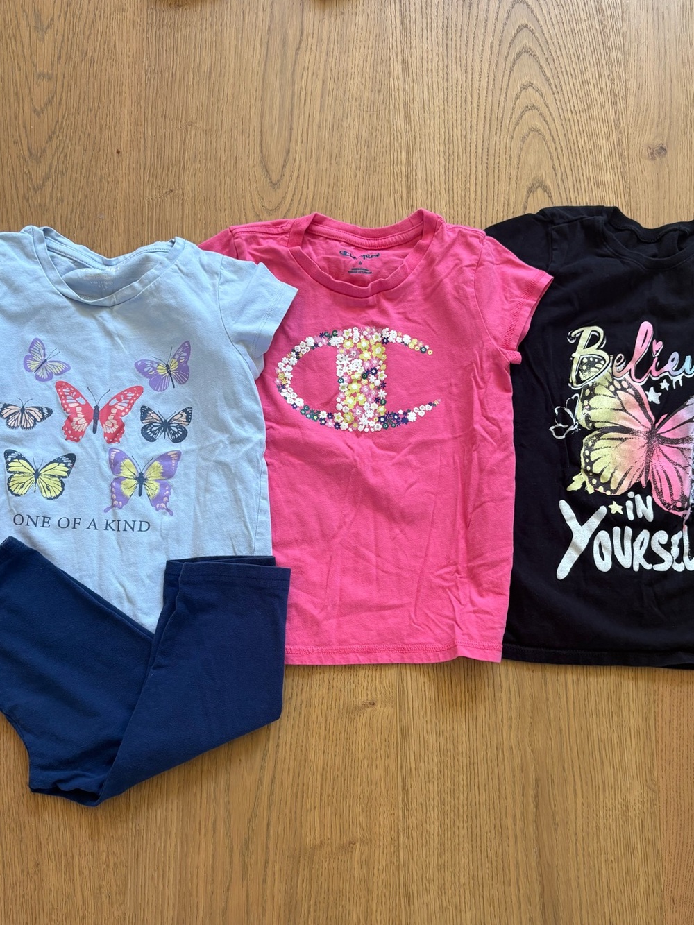 Size 6 tee shirt and carpi bundle - summer